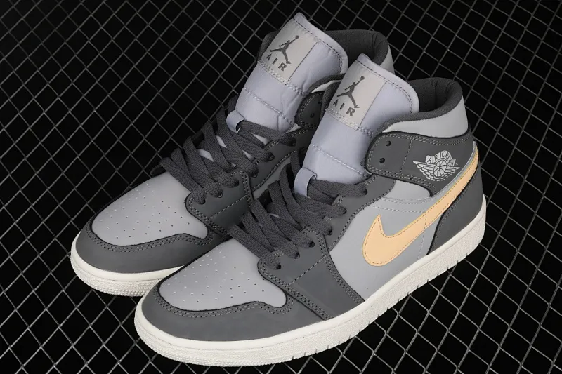 All Categories Air Jordan Jordan Series Basketball Shoes Air Jordan 1 Mid Special Price G Version Pure Original Air Jordan 1 Mid AJ1 Joe 1 Gray Pink China Basketball Shoes BQ6472-020